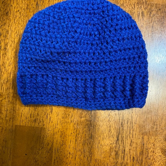 Home made crocheted hat, with ponytail hole. - Picture 3 of 9